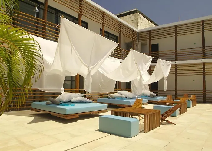Deseo Hotel 4*